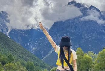 丽江玉龙雪山云杉坪+蓝月谷一日游【6-8人小团】【6-8人精品小团、出发时间可选日照金山或懒人团、享受VIP服务】