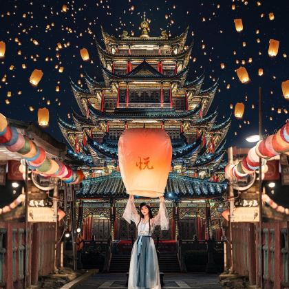 千里千寻九份老街+野柳{女王的海岸}+十分放祈福天灯一日游