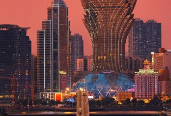 澳门经典全景一天-大三巴-妈祖庙-银河水钻表演-澳门威尼斯人【出行无忧：24小时客服管家一对一服务，省心省事】