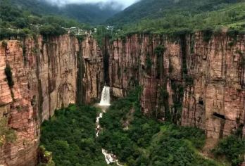 河南太行挂壁公路郭亮万仙山包车一日游【春赏花，夏嬉水，秋看红叶，冬赏冰挂】