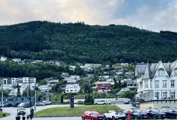 挪威卑尔根沃斯教堂+斯坦泰格观景台【中文定制包车+咨询优惠】【尊享一对一高端行程定制，多日豪华包车专属礼遇，专业旅行顾问24小时恭候垂询。】