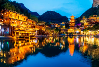 吉隆堡+峰林布依一日游【兴义市区+高铁南站/兴义机场接送】【景点门票+观光车+小车直达景区】