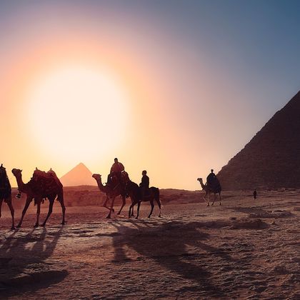 埃及开罗省开罗胡夫金字塔+孟菲斯博物馆+埃及博物馆+萨拉丁城堡+哈利利市场二日游