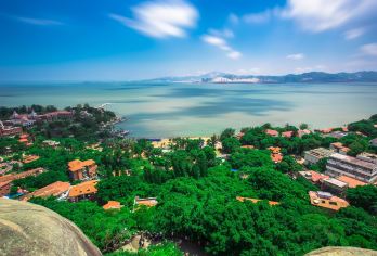 厦门步道+鼓浪屿+鹭江夜游：豪华游船看夜景赠送老别墅下午茶C【[精华景点]打卡鼓浪屿、山海健康步道、网红最美转角、万国领事馆建筑、天主教堂等景点，涵盖厦门经典景点】