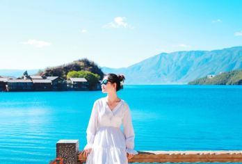 泸沽湖纯玩360°环湖+猪槽船游湖+走婚桥+情人滩+特色午餐【[安全无忧]正规运营车，保证旅途安全，拒绝黑车；当地地道老师傅带你了解不一样的摩梭母系文化。】