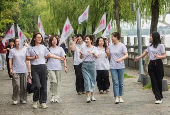 龙门石窟含门票讲解~小凡派导游 2小时讲解+含耳麦【[包含门票]免去节假期抢票烦恼，放心出行】