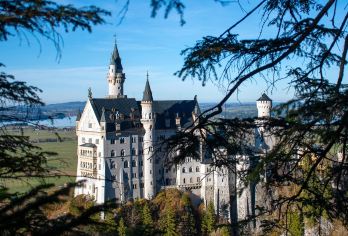德国慕尼黑+新天鹅堡+林德霍夫宫+专车接送【一路休憩无忧】【[专属中文司导可选]无语言障碍，贴心服务让旅程更顺畅】