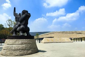 【做一天考古学家】考古研学基地+三星堆博物馆研学一日营【专业讲解：资深研学导师带你领略三星堆的奥秘。】