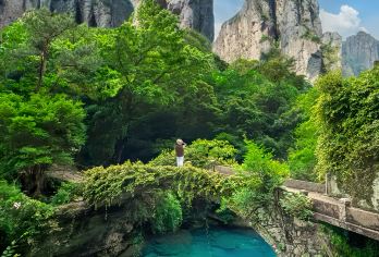 打卡仙侠取景地·雁荡山+大龙湫·三折瀑+灵峰+方洞包车1日游【车辆正规营运车辆，手续齐全，干净卫生，更宽，更舒服；】