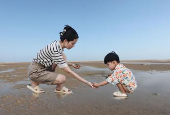 6人VIP团·养马岛深度游【沉浸式赶海】+烟台山+渔人码头【[贴心配置]游玩体验，拍照打卡，做属于自己的网红主角】