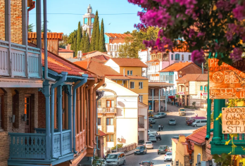 西格纳吉包车一日游：漫游爱情之城+Bodbe修道院+品味酒庄【专属包车随行，行程自由灵活，轻松串联爱情小镇与宗教圣地，省去交通烦恼，享受私密旅程。】