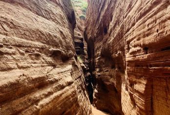 延安波浪谷水上丹霞一日游【包车畅玩不限时/周边环线包车游】【1[品质保障]当地本土旅行社车队，可查询向导首页已认证的资质地址】