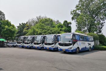 黄龙九寨高铁站直达九寨沟县+九寨千古情演出票（大巴车）【第一天抵达九寨沟进沟游玩时间少，可以选择第一天看看演出，吃点当地特色藏餐，休息好第二天深度游玩九寨沟】