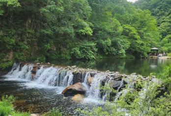 【沈阳起止】本溪大石湖+老边沟（车费+门票）拼团一日游【[沈阳起止]本溪大石湖（车费+门票）拼团一日游】