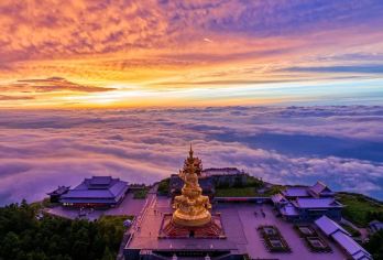 【赏东方日出，观金顶云海】金顶养怡山房+峨眉山门票【金顶云海，翻涌成诗——站在峨眉之巅，触摸天空的呼吸】