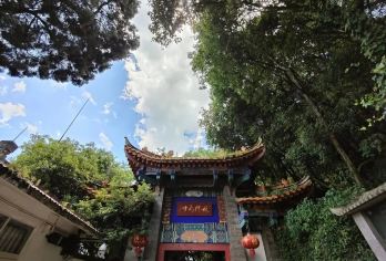 昆明+滇池海埂公园+西山风景区1日【无套路|真纯玩|服务好】【私密/自由/猎新/慢节奏，早晨出发时间晚，景区游览时间充足，旅途行程自由，给您一天深度休闲体验之旅。】