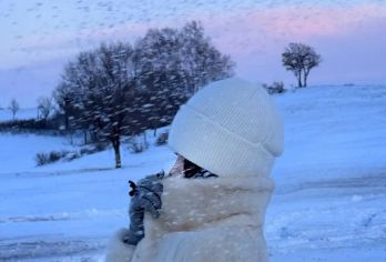 红石崖+天赐草原+敕勒川草原一日【可选看落日｜随走随停】【[我们承诺]真纯玩无购物，精选8人小团，自主发团不外拼，本地旅行社，呼和浩特市区免费上门接！】