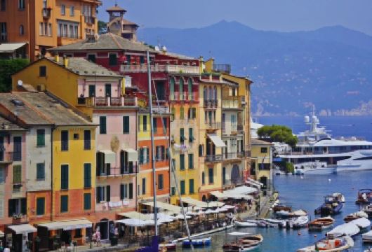 意大利米兰往返热那亚市区+帕维亚+萨沃纳+-瓦拉泽-包车精选【专属客服和本地中文司机，一家一团包车】