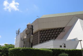 埃及开罗-亚历山大图书馆+庞贝柱+凯特贝城堡+蒙塔扎宫花园【既能感受历史的厚重，也能享受海滨的闲适，适合希望深度体验亚历山大多元魅力的旅行者】