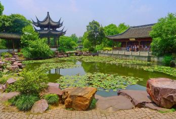 杭州西溪国家湿地公园（周家村）+灵隐飞来峰祈福一日游【西溪地道玩法：电瓶船地道西溪玩法，才不落下西溪的每一个美景】