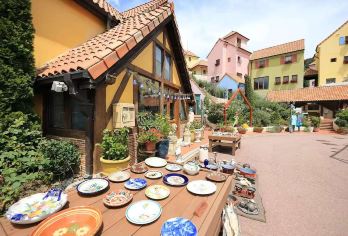 韩国南怡岛+小法国或义大利村+早晨宁静花园一日游【南怡岛: 韩剧《冬季恋歌》取景地，四季皆美，有银杏大道、骑行小路与湖边美景，浪漫又放松。】