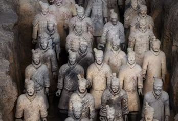 【16人小团】兵马俑+丽山园（铜车马）+西安千古情一日游【成人套餐包含[兵马俑丽山园门票+千古情演出票+车费+餐费+导服+耳麦]】