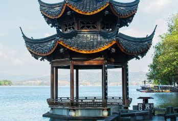 杭州出发：西湖+雷峰塔+雷峰塔+花港观鱼+灵隐飞来峰一日游【打卡国家AAAAA级景区--西湖。】