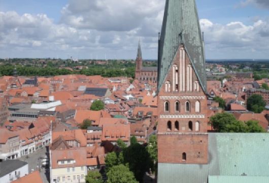 德国汉堡往返 吕讷堡-红砖老城线-盐贸易历史主题-包车-精选【专属客服和本地中文司机，一家一团包车】