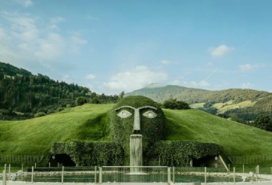 黄金屋顶+施华洛世奇水晶世界+因斯布鲁克老城区一日游【精品包车，私享空间，上门接送，轻松出行】