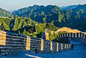 导游兼司机包车游，包含门票八达岭长城定陵门票，路线可自由搭配【包含停车费油费高速费，景点深度游五环内上门接送，市区9小时服务，长城10小时服务】