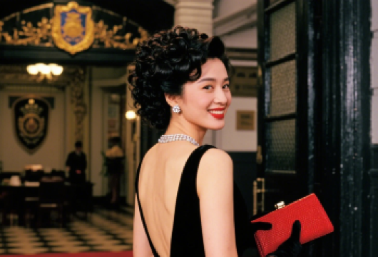 香港油麻地跟团1日游·警匪风云+穿梭TVB经典场景+高端精品【[不走寻常路]穿越TVB经典场景！油麻地警署化身一日“阿Sir”，复刻《无间道》《陀枪师姐》名场面】