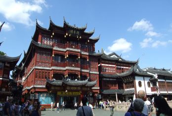 领略魔都魅力 上海城隍庙+静安寺+东方明珠+陆家嘴外滩一日游【专车接送/行程可定制】