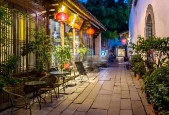 福州三坊七巷南后街+林则徐纪念馆+上下杭+青年会+烟台山公园【中国都市的一块“里坊制度活化石”闽都名人聚集地一三坊七巷，品质纯玩无购物无自费，网红景点一网打尽】