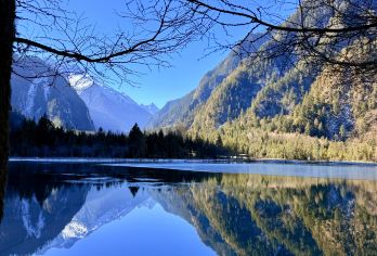 成都出发 阿坝毕棚沟+甘堡藏寨包车一日游可英文服务【毕棚沟里揽雪山彩林，甘堡藏寨探嘉绒风情。】