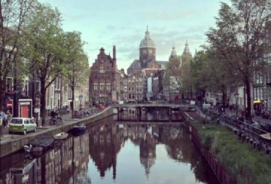 荷兰阿姆斯特丹王宫+水坝广场+阿尔伯特.古佩市场等包车一日游【世界遗产运河带，“北方威尼斯” 沉浸体验，博物馆金三角，艺术殿堂集群，黄金时代底蕴 + 全球金融基因】