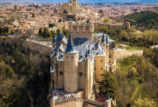 西班牙马德里古城塞多维亚（古罗马渡槽）+阿尔卡萨城堡一日游【塞哥维亚童话遗产之旅（古罗马渡槽+白雪公主城堡原型）】