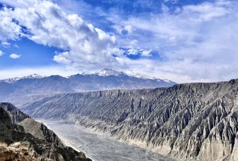 独库北韵：从乌鲁木齐到独山子大峡谷【10小时VIP 便捷的一日包车行程。】