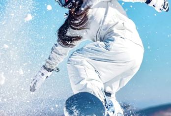 哈尔滨-滑雪3H-中国雪乡『⓷日团&特色餐&二人转&纯玩』【哈尔滨起止 雪乡门票+滑雪3H（含雪鞋，雪板，雪仗）】