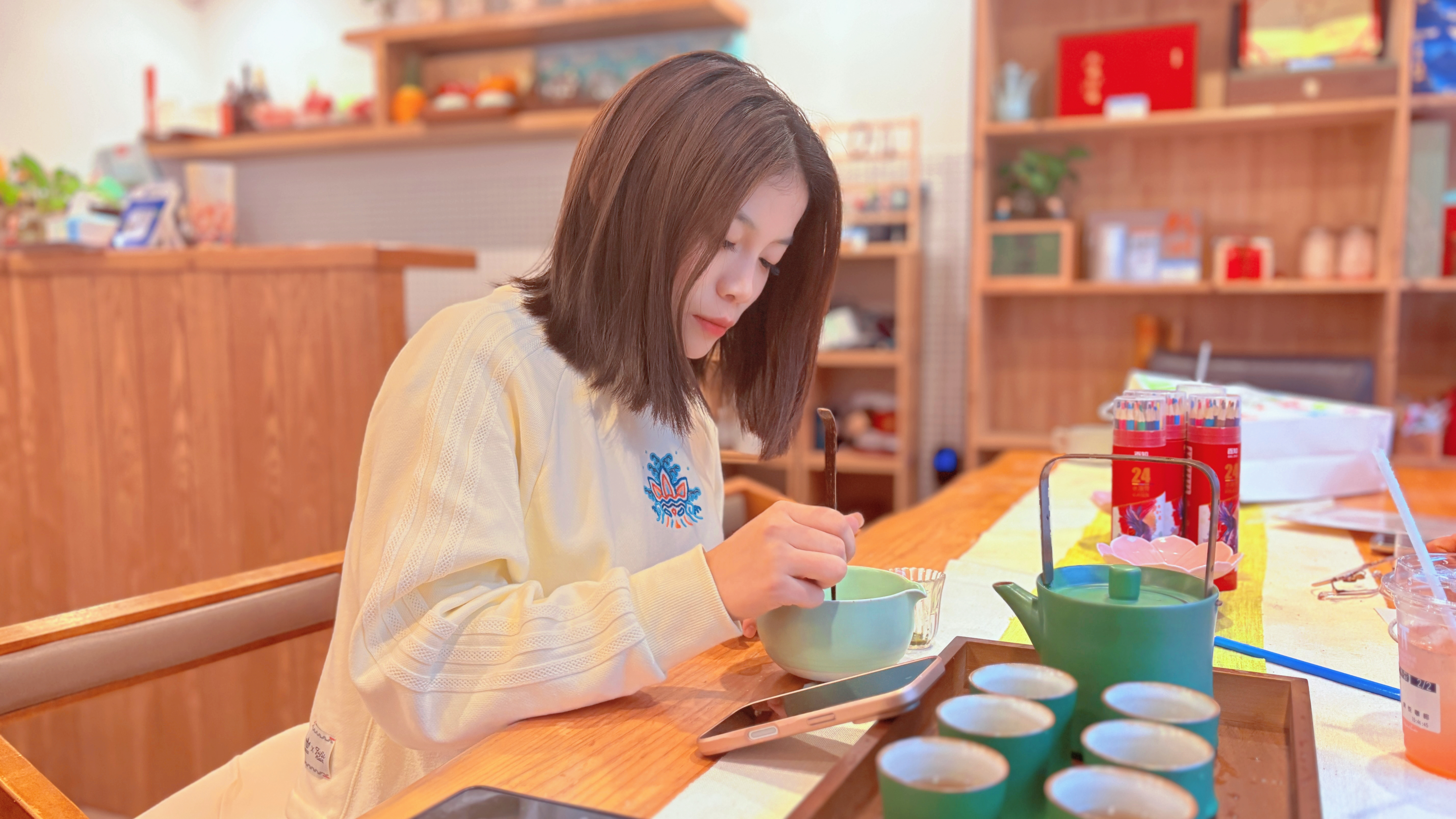 沉浸式丨体验宋代点茶画扇丨含杭州灵隐寺+西湖游船+雷峰塔登顶