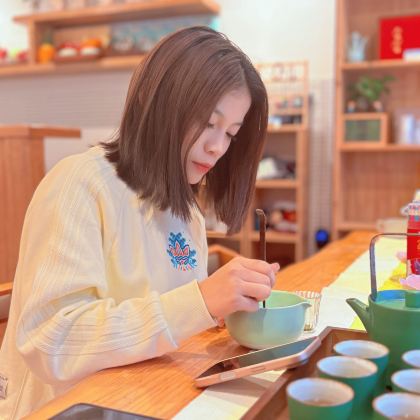 沉浸式丨体验宋代点茶画扇丨含杭州灵隐寺+西湖游船+雷峰塔登顶