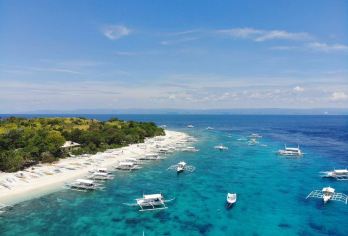 菲律宾薄荷岛观海豚+巴里卡萨岛+处女岛一日游【浮潜 优选】【[奇妙旅行]追逐海中精灵海豚，探索3000米海下断层，亲密接触五彩斑斓的热带鱼群，感受果冻海的魅力】