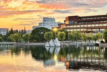 上海交大+武康路-日游【预约进校 独立成团 大学老师讲解】【如何备考才能让孩子考上交大? 交通大学校园风光如画，哪些景点是重点，背后又有着怎样动人的故事吗?】