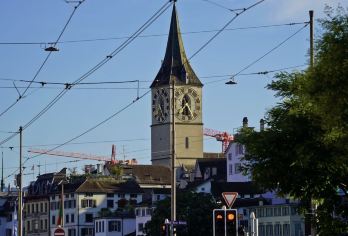 包车探秘苏黎世五景+苏黎世圣母大教堂+苏黎世湖/行程自由可调【赏彩窗瑰丽，探千年史迹，漫步石板古巷，观湖光雪山，探艺术之地。】