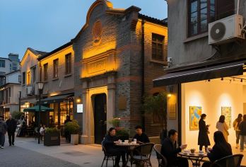 上海淮海中路+环贸iapm商场+新天地 +南京路+外滩一日游【时尚美食游 | 专车接送 | 行程可调 | 可定制行程】