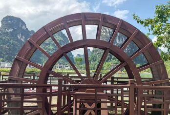 德天瀑布+明仕田园一日游跟团【含德天景区35元接驳车   】【温馨提示：70岁以上老年人咨询后下单，年龄超过80岁（含）高龄人群无法接待，敬请谅解！】