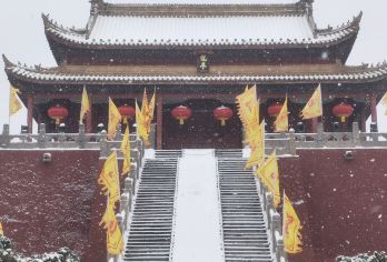 开封万岁山+龙亭+天波杨府+翰园碑林+城墙+铁塔-菊花文化节【自由把控时间（3天内有效）】