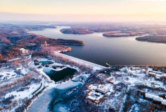 森呼吸·粉雪野奢——长春包车一日游净月潭+莲花岛+天定山 【全程包车游，可私人订制多人游】