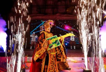 秦始皇帝陵博物院兵马俑+华清宫+中/英文导游+千古情一日游【全程英文深度讲解，拒绝语言障碍，解锁历史细节与文化底蕴。】