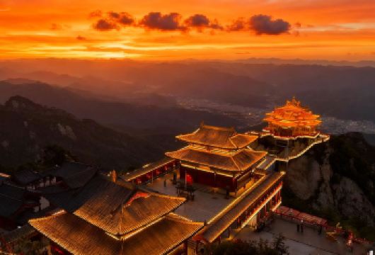 【4人精品拼小团/上门接送】老君山一日游【[品质保证]纯玩品质，真正 [贴心服务]专注小团出行，累计服务6W+游客】