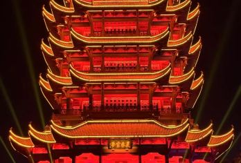 夜游长江【东湖+湖北省博物馆+武汉大学+黄鹤楼+长江大桥】【[产品品质]6人内精致小团】